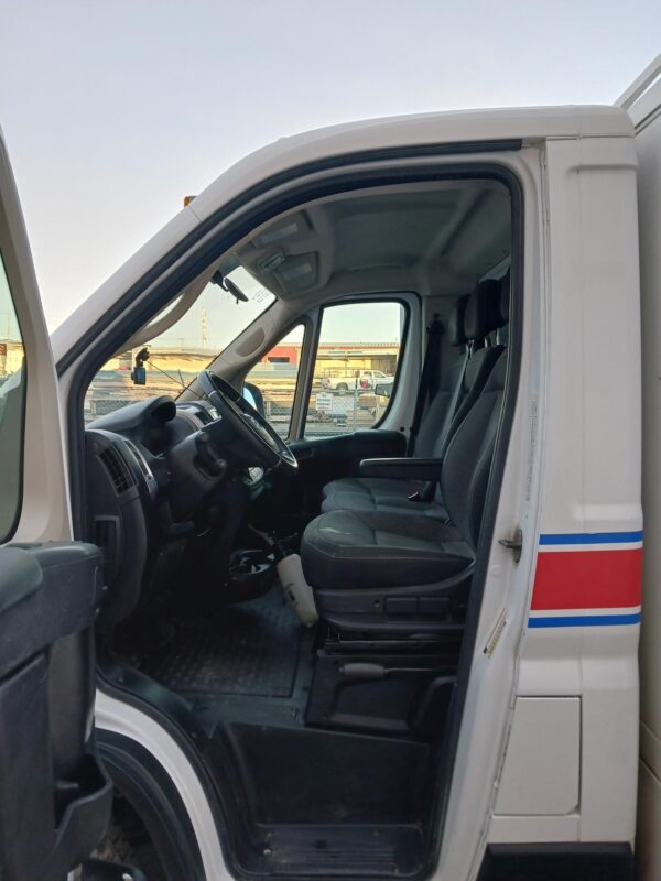 2019 Dodge ProMaster 3500 W/ Hypervac H2 Air Duct Truck 12 FT Body $70,000 CAD (Unit #77) - Image 4